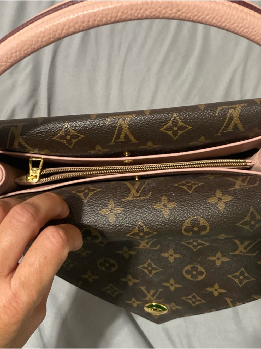 Louis Vuitton Rose Ballerine Leather and Monogram Coated Canvas Double V Bag - Picture 8 of 10